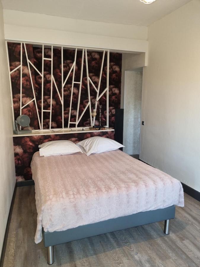 Hotel Café De La Gare 3*